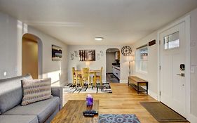 Little Blue Bungalow On Boise'S Bench, Pet Friendly, Fully Fenced Yard With Doggie Door! 2 Miles From Bsu, 5 Minutes From Downtown Boise, Desk And Workstation For Remote Workers, 2 Tv'S Large Walk-In Closet, Good For Mid-Term Stays